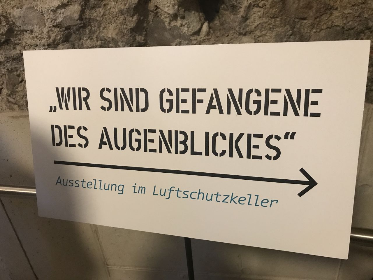 Schild zur Ausstellung
